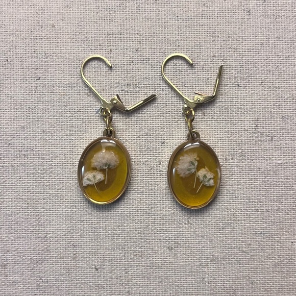 Gold Tone Flower Resin Drop Earrings - Picture 4 of 5